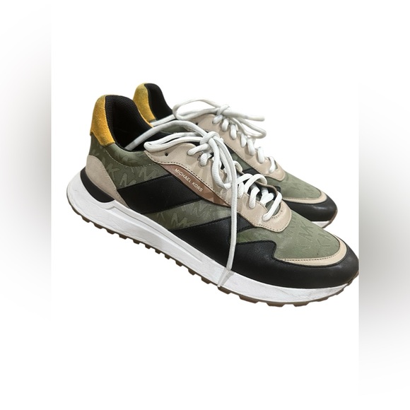 Michael Kors MILES COLOR-BLOCK SIGNATURE LOGO AND MESH TRAINER - Picture 1 of 10